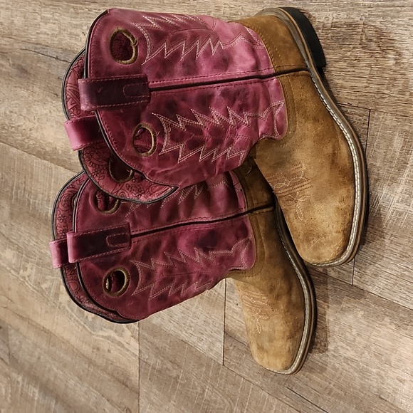 Boots - Picture 2 of 5